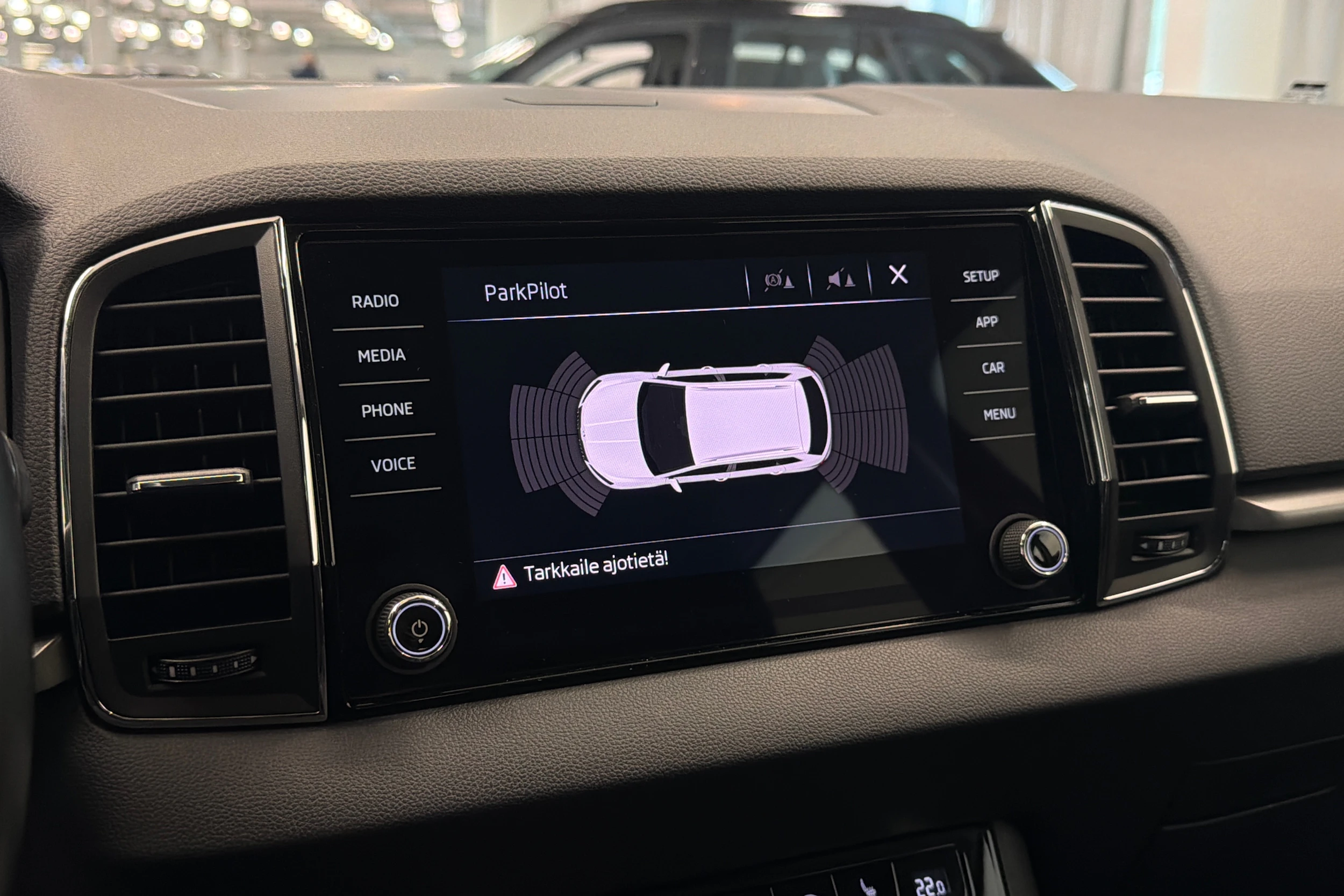 harmaa Skoda Karoq 2020 kuva 29.
