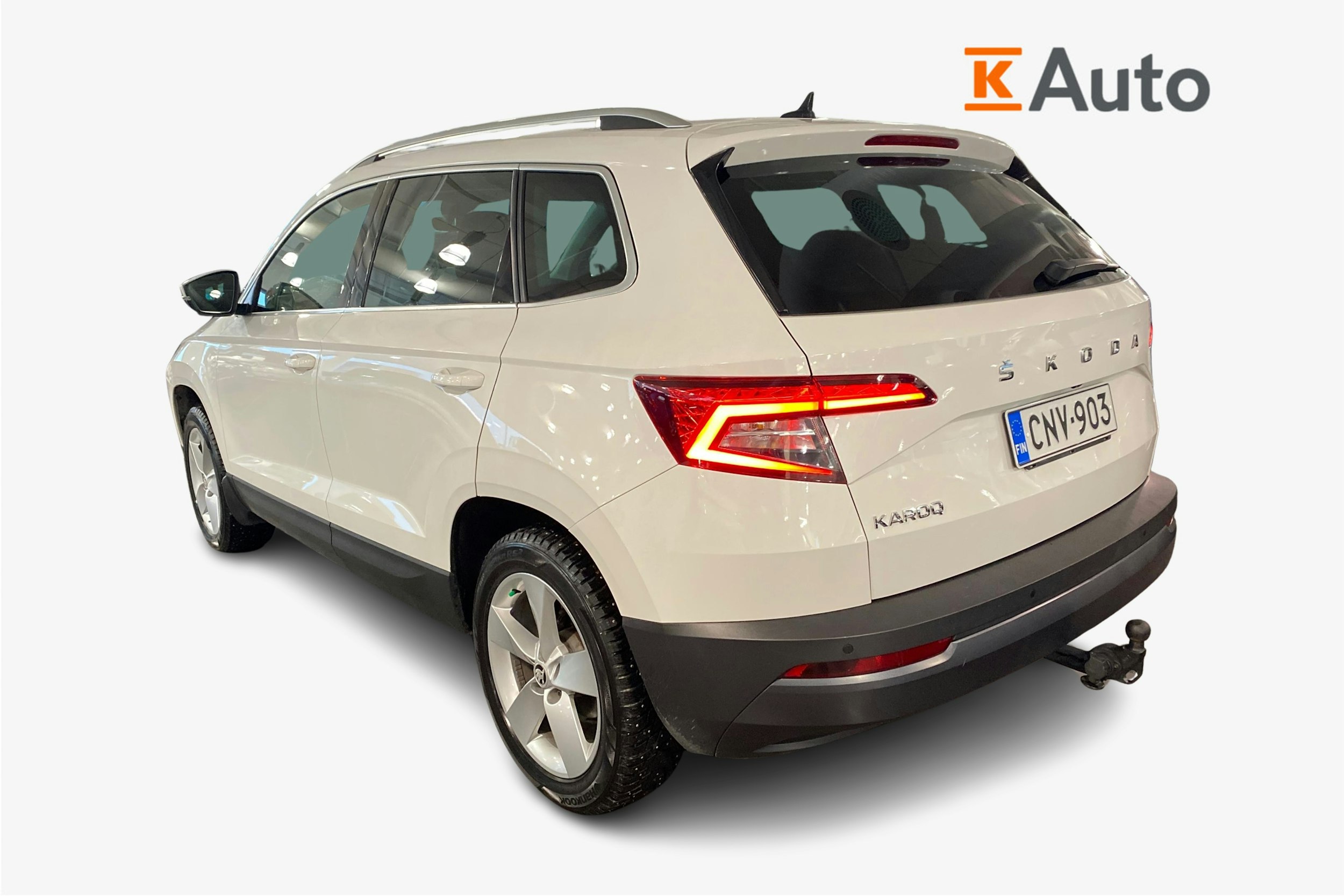 Valkoinen Skoda KAROQ 2020 kuva 2.