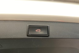 Valkoinen Skoda KAROQ 2020 kuva 17.