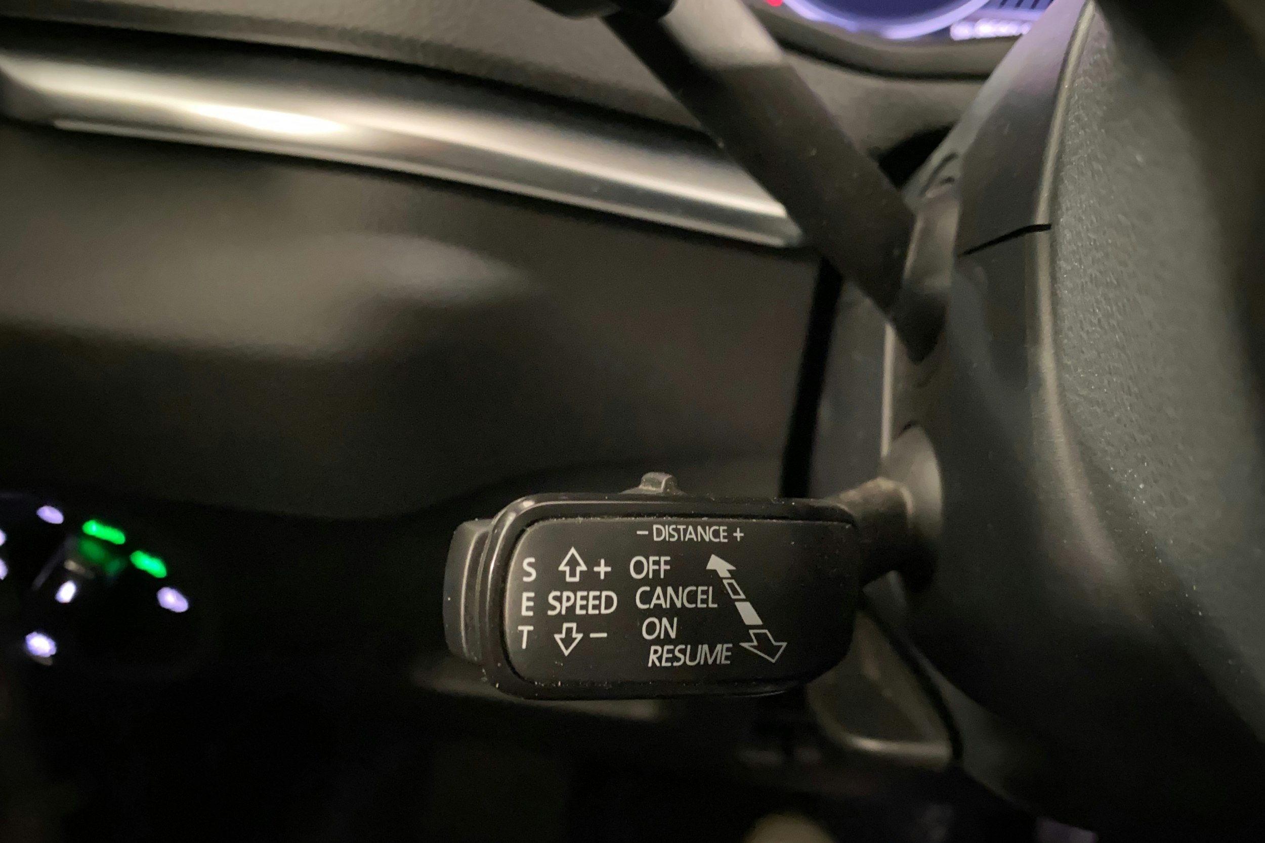 Valkoinen Skoda KAROQ 2020 kuva 19.