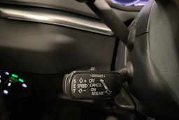 Valkoinen Skoda KAROQ 2020 kuva 19.