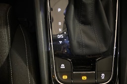 Valkoinen Skoda KAROQ 2020 kuva 24.