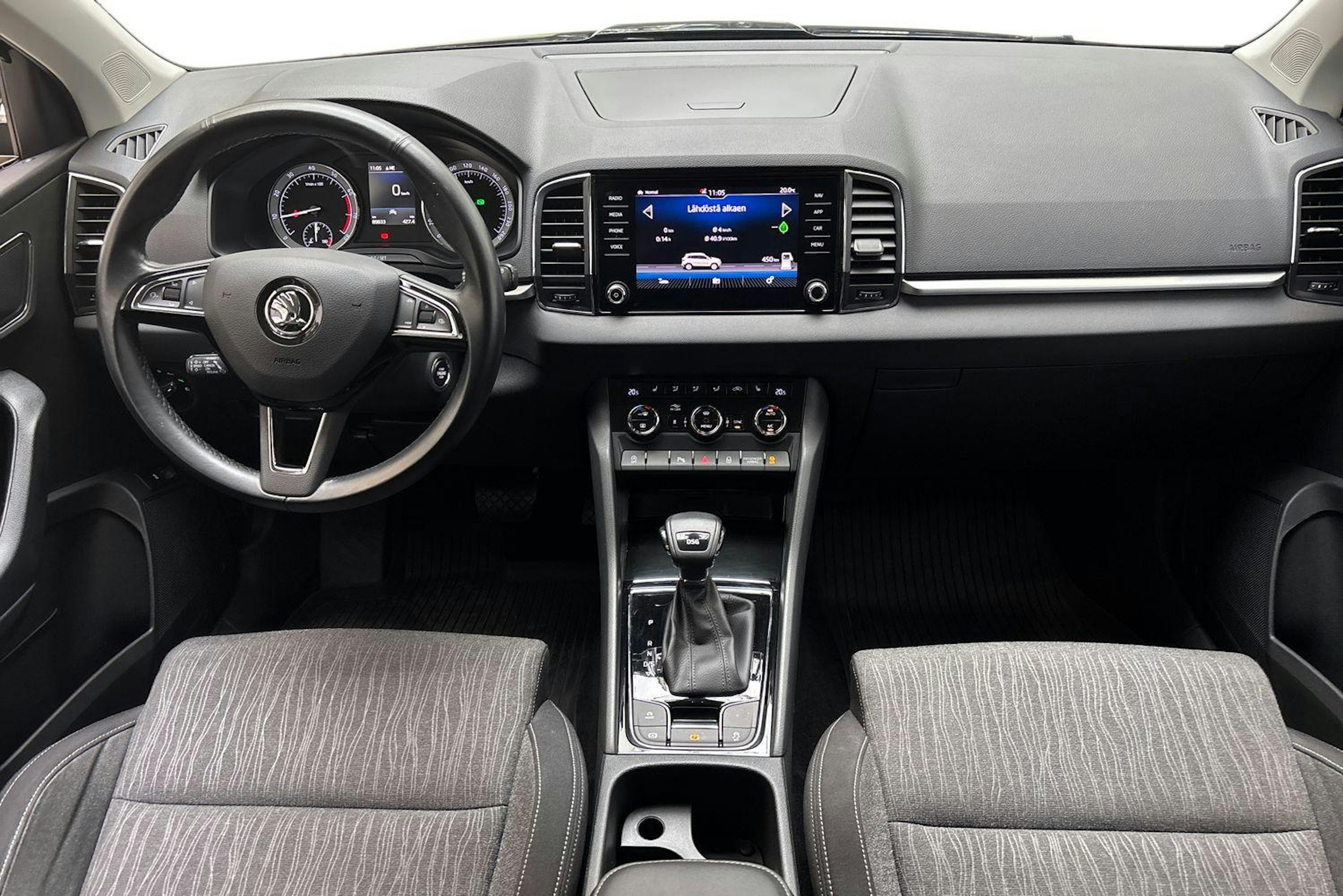 harmaa Skoda Karoq 2020 kuva 9.