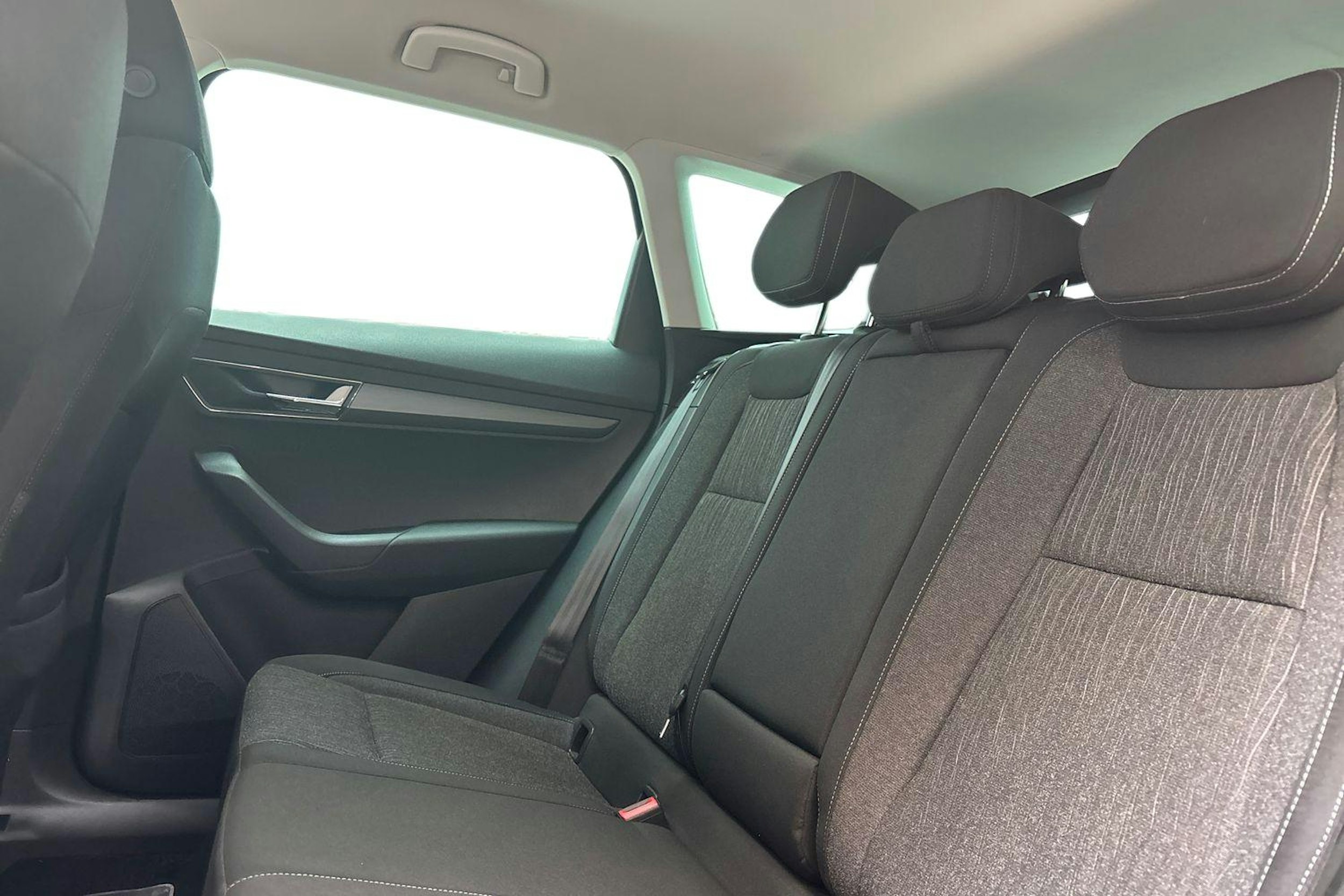 harmaa Skoda Karoq 2020 kuva 10.