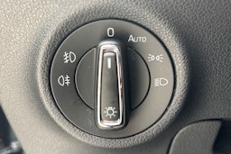 harmaa Skoda Karoq 2020 kuva 16.