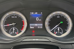 harmaa Skoda Karoq 2020 kuva 18.