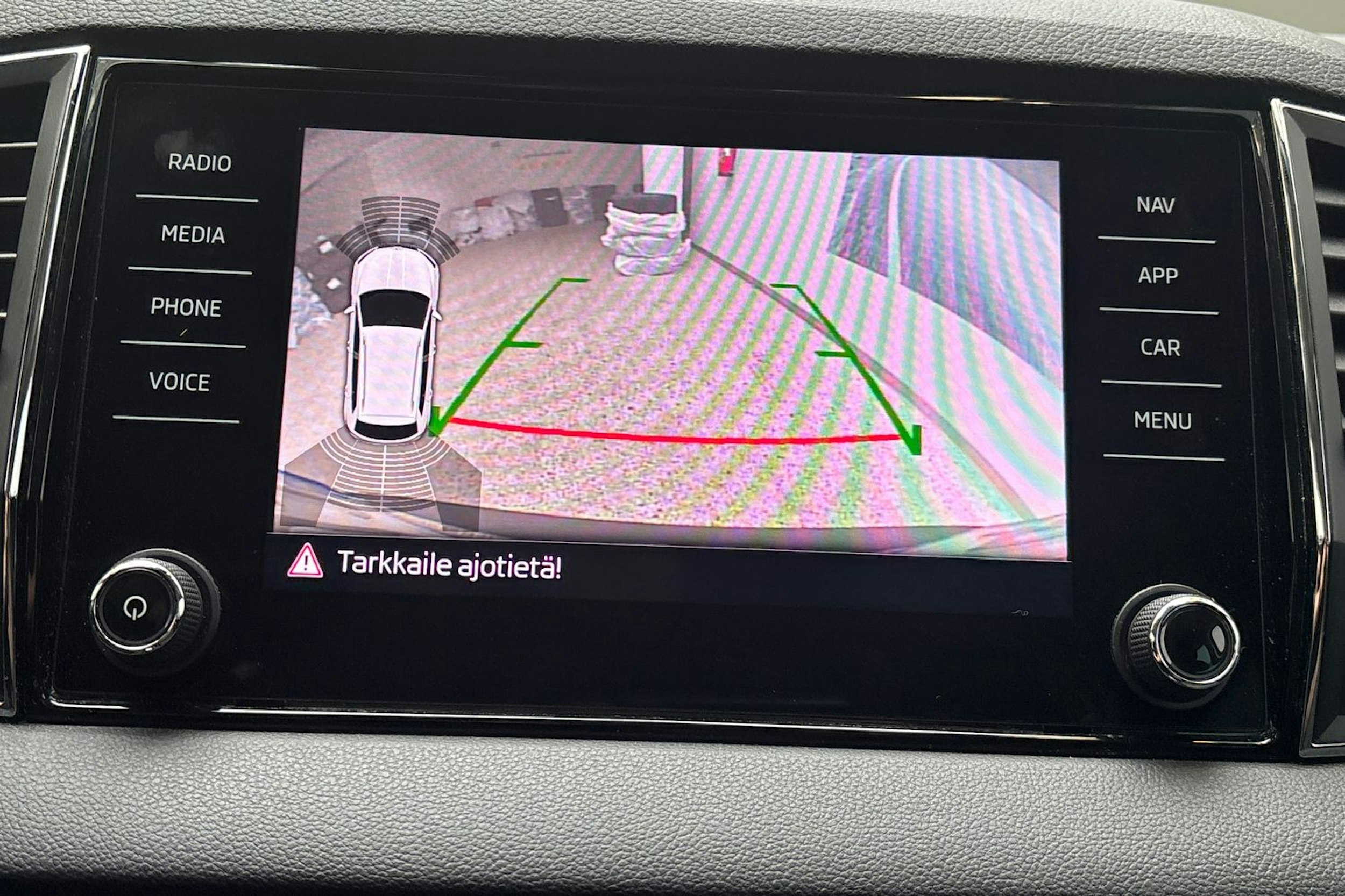 harmaa Skoda Karoq 2020 kuva 22.