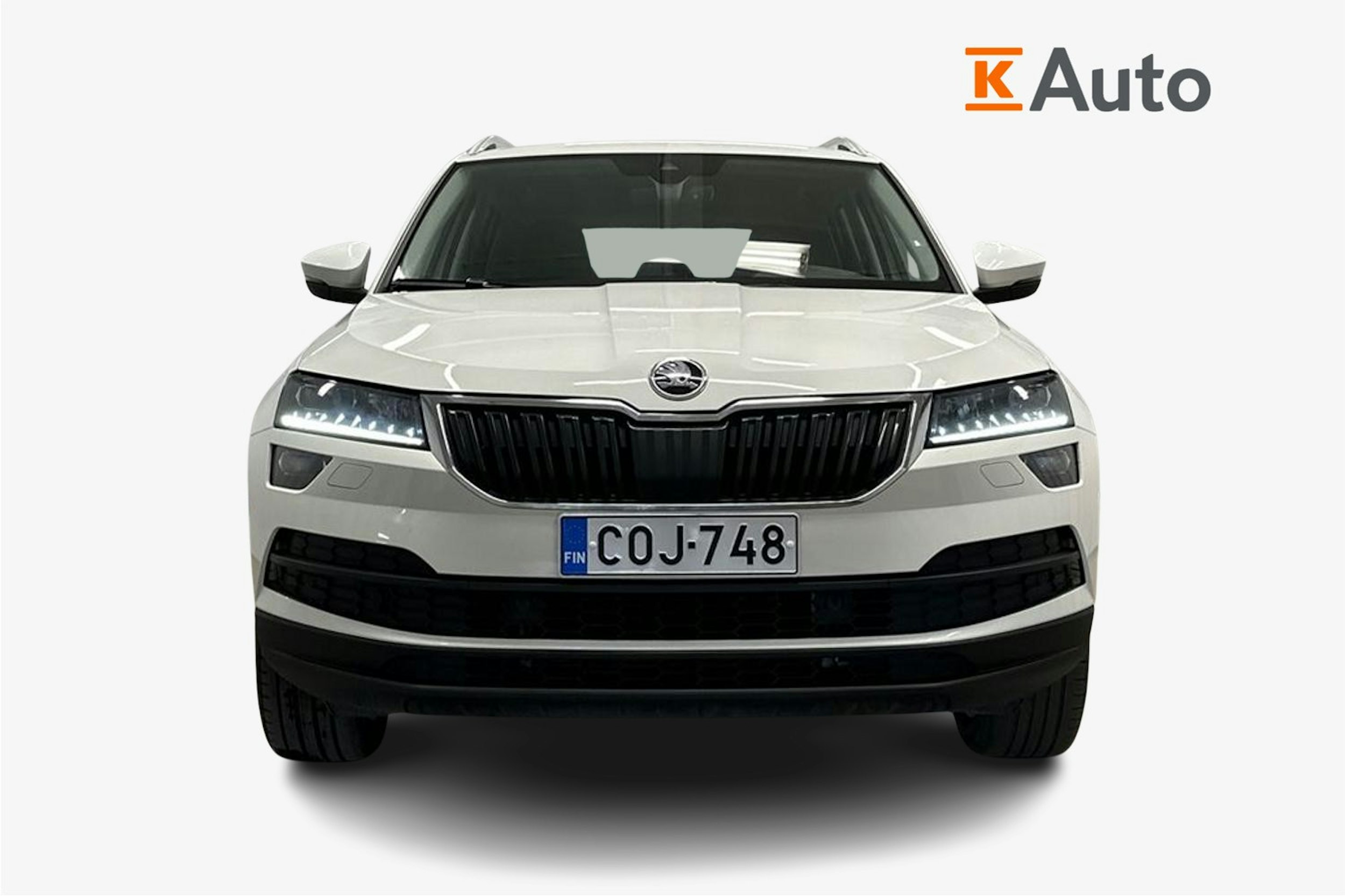 valkoinen Skoda Karoq 2020 kuva 5.