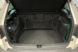 valkoinen Skoda Karoq 2020 kuva 14.