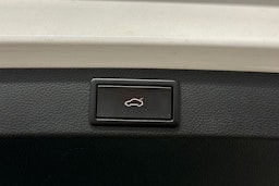 valkoinen Skoda Karoq 2020 kuva 15.
