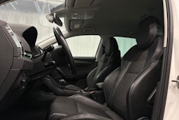 valkoinen Skoda Karoq 2020 kuva 16.