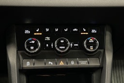 valkoinen Skoda Karoq 2020 kuva 23.