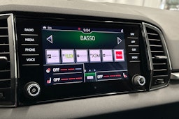 valkoinen Skoda Karoq 2020 kuva 24.