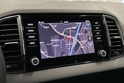 valkoinen Skoda Karoq 2020 kuva 26.