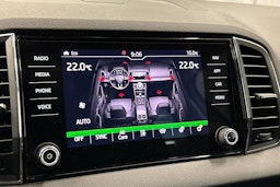 valkoinen Skoda Karoq 2020 kuva 27.