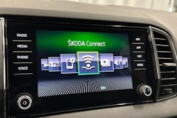 valkoinen Skoda Karoq 2020 kuva 29.