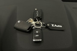valkoinen Skoda Karoq 2020 kuva 35.