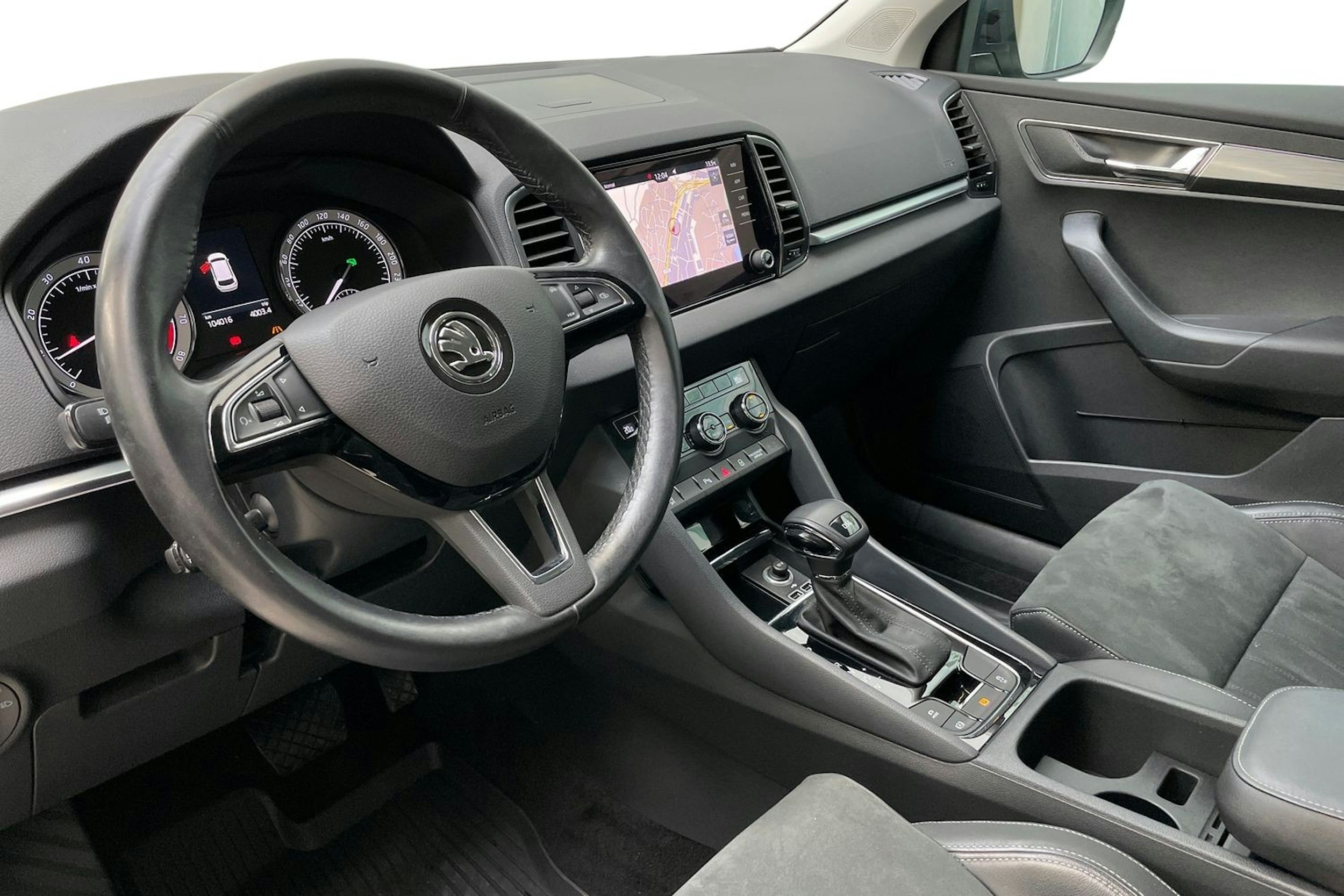 harmaa Skoda Karoq 2020 kuva 7.