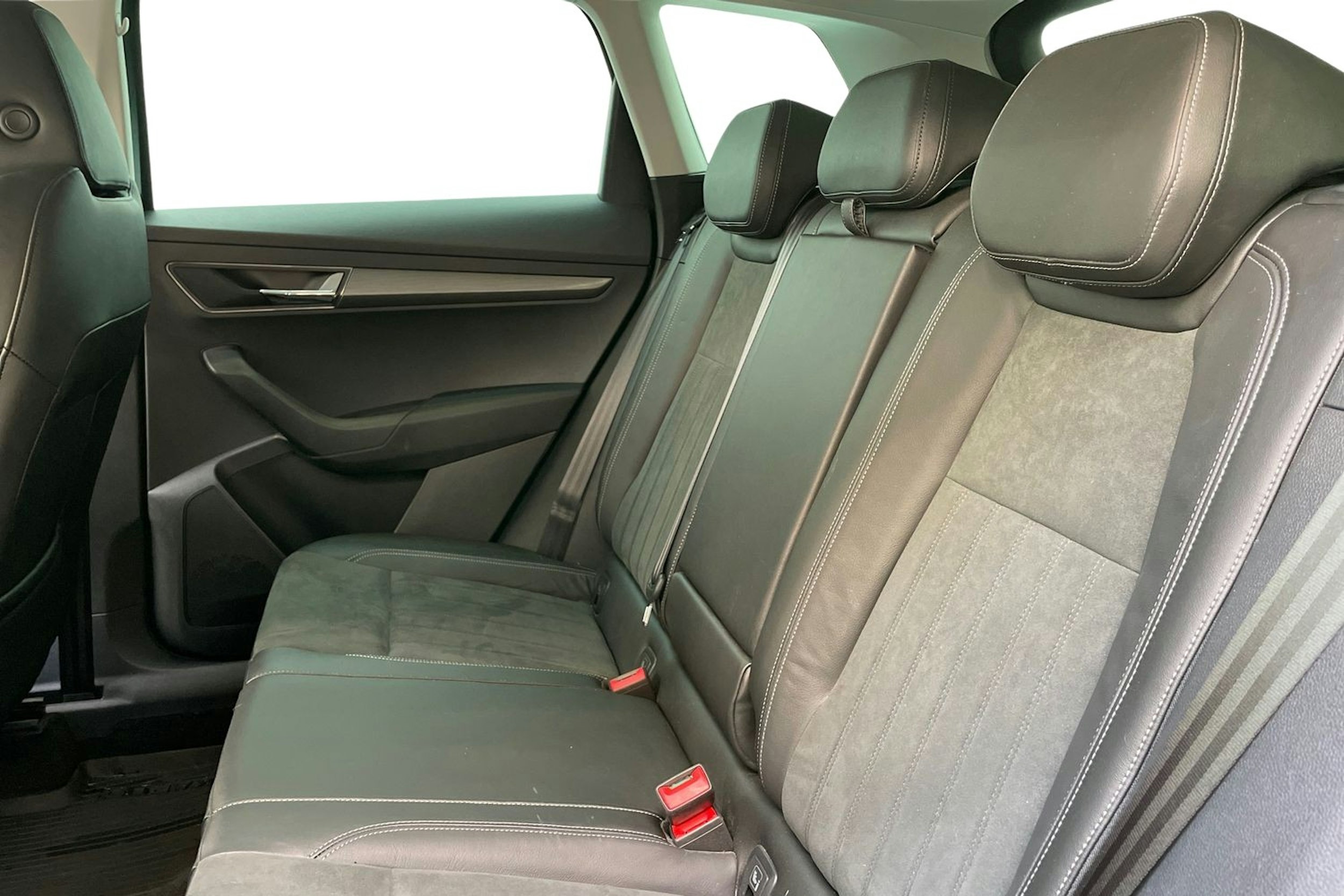 harmaa Skoda Karoq 2020 kuva 10.