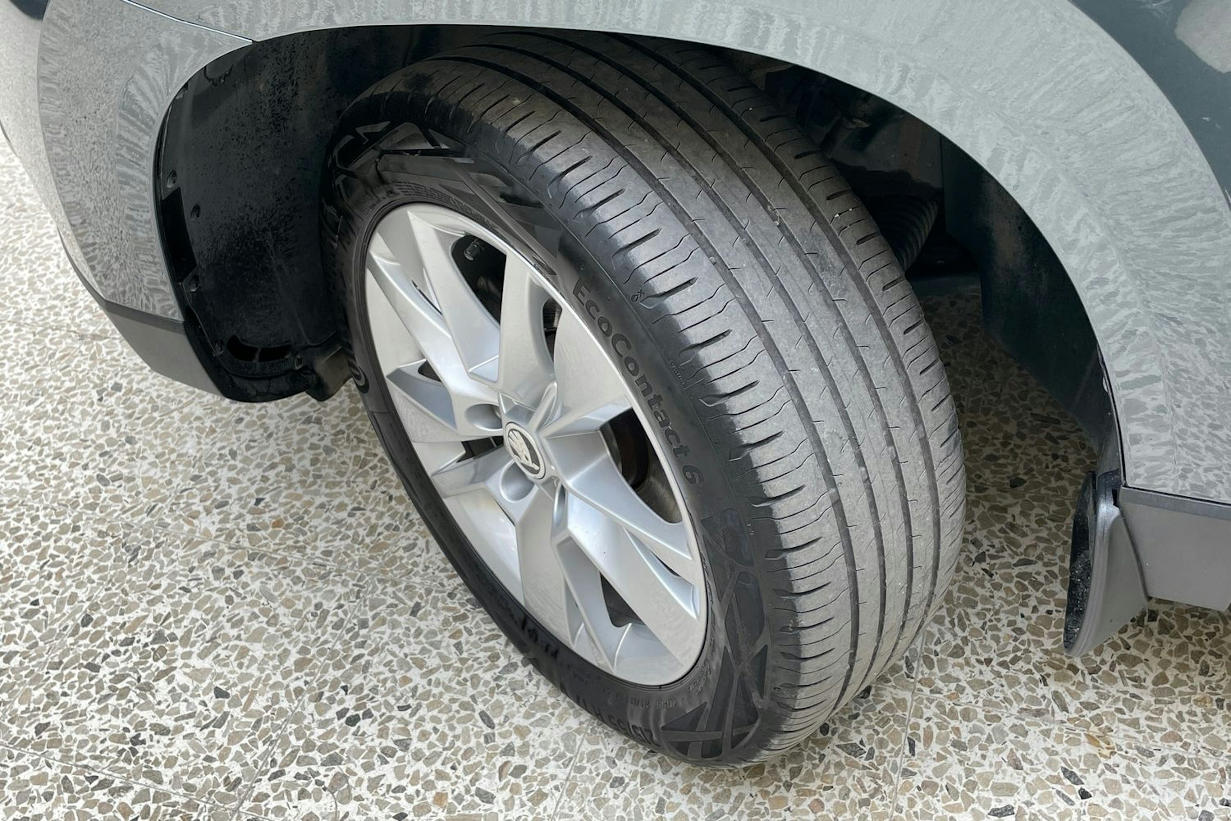 harmaa Skoda Karoq 2020 kuva 13.