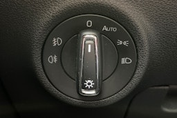 harmaa Skoda Karoq 2020 kuva 19.