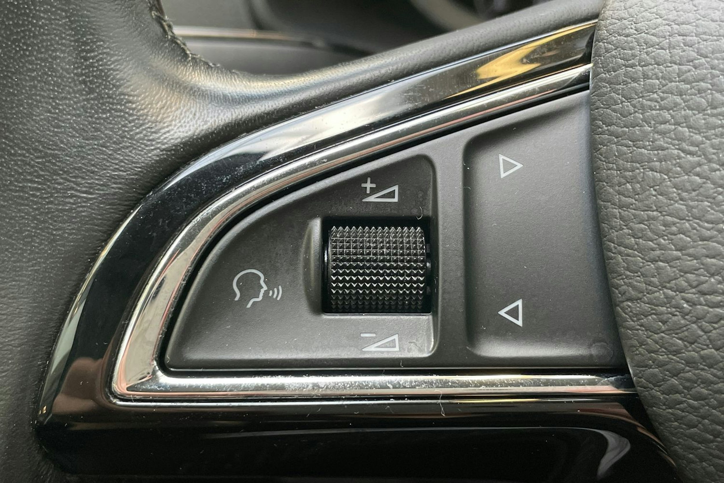 harmaa Skoda Karoq 2020 kuva 20.