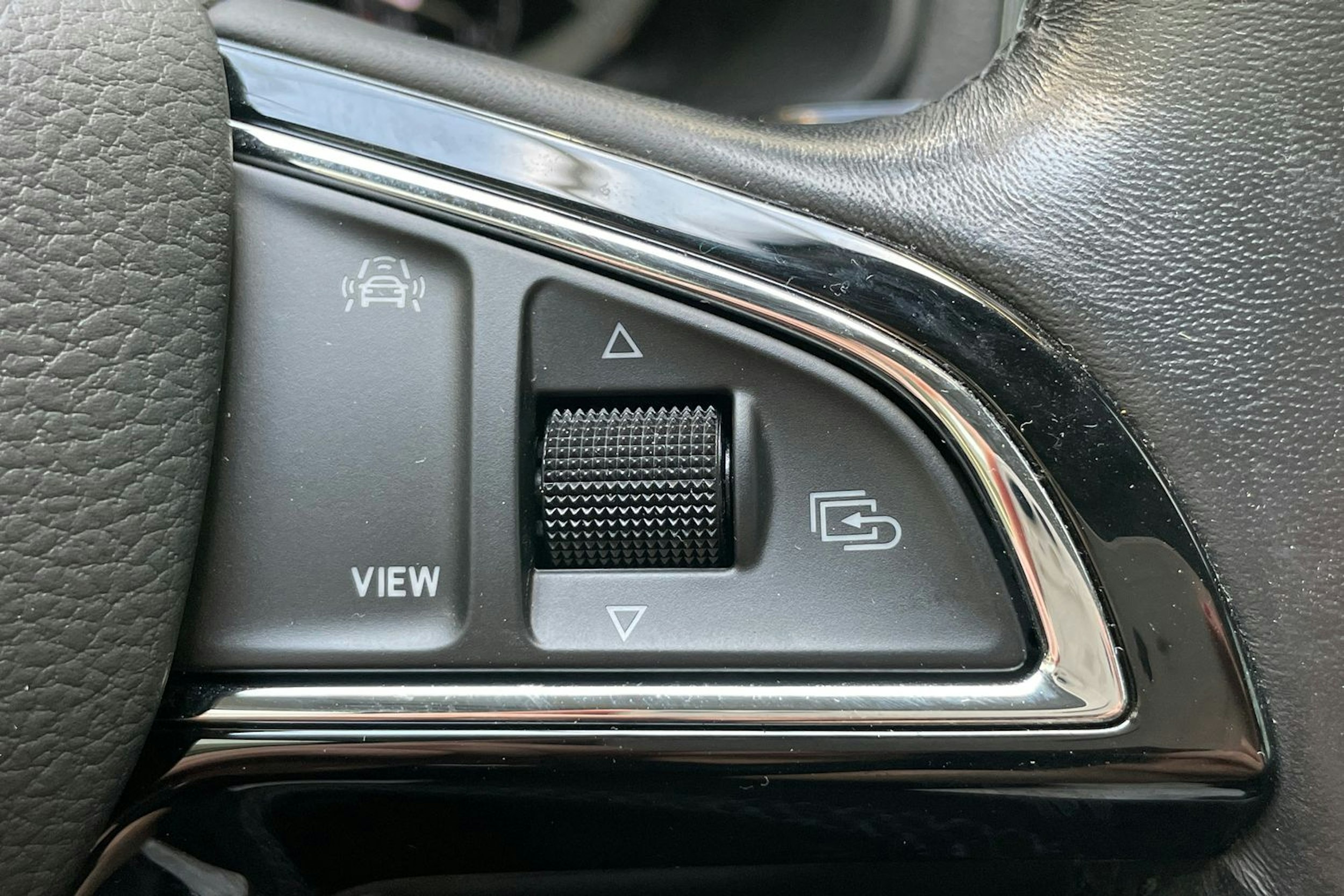 harmaa Skoda Karoq 2020 kuva 21.