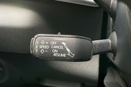 harmaa Skoda Karoq 2020 kuva 22.