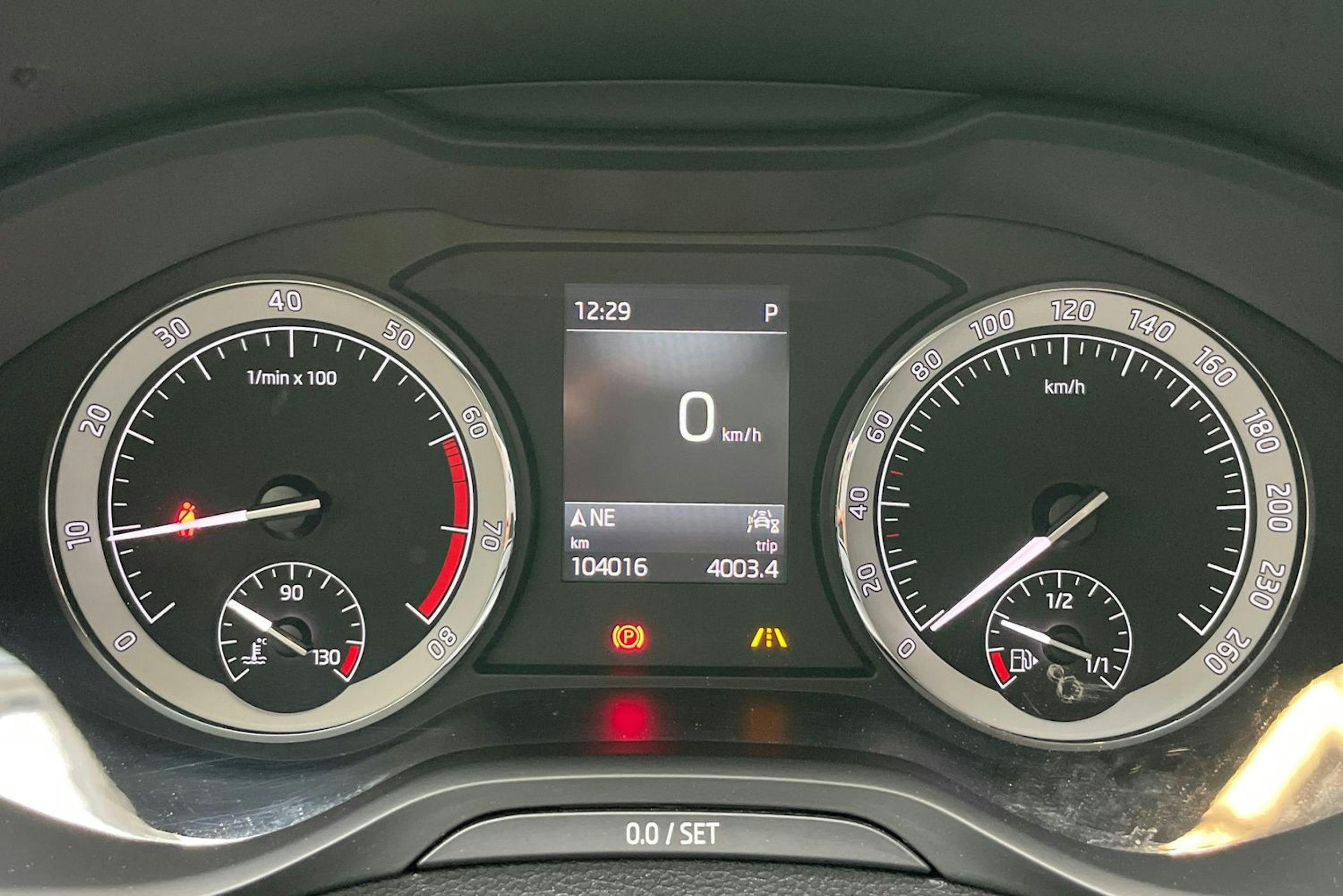 harmaa Skoda Karoq 2020 kuva 23.