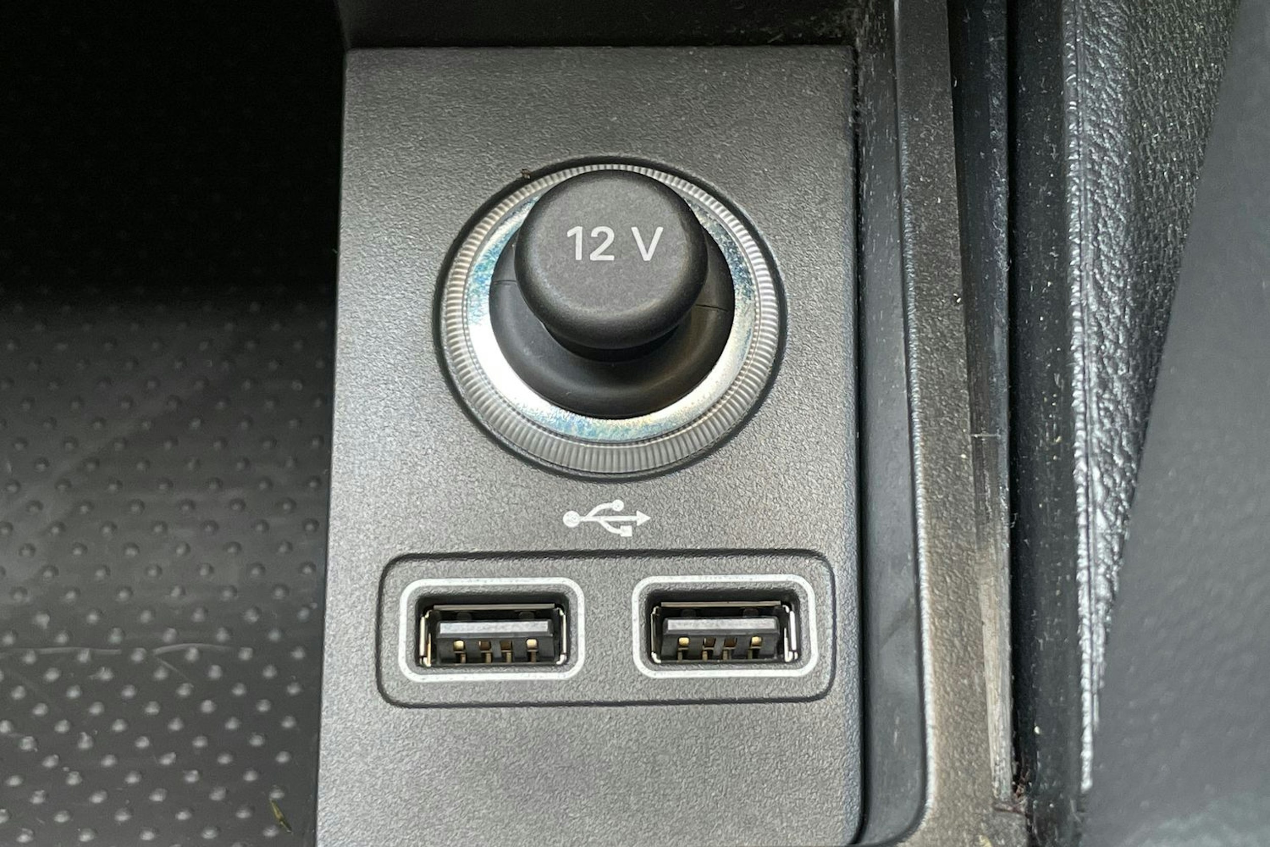 harmaa Skoda Karoq 2020 kuva 29.