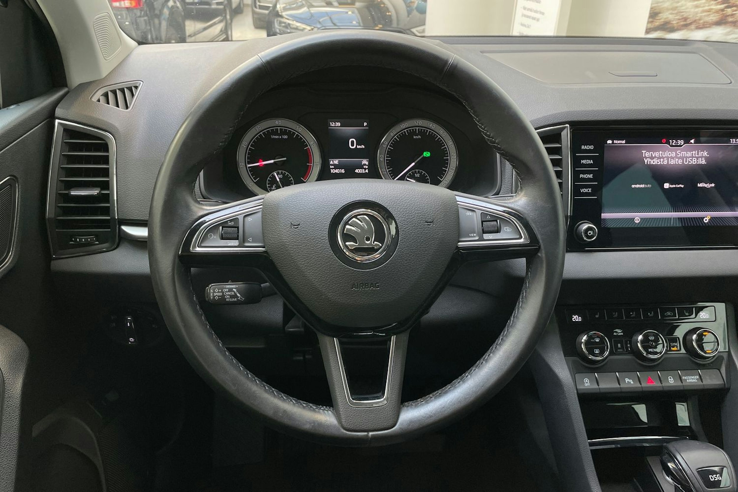 harmaa Skoda Karoq 2020 kuva 31.