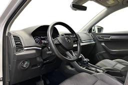 valkoinen Skoda Karoq 2020 kuva 8.
