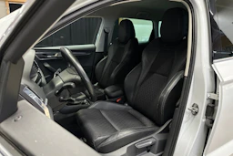 valkoinen Skoda Karoq 2020 kuva 16.