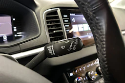 valkoinen Skoda Karoq 2020 kuva 27.