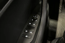 valkoinen Skoda Karoq 2020 kuva 31.