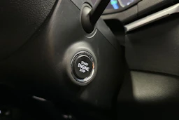 valkoinen Skoda Karoq 2020 kuva 32.