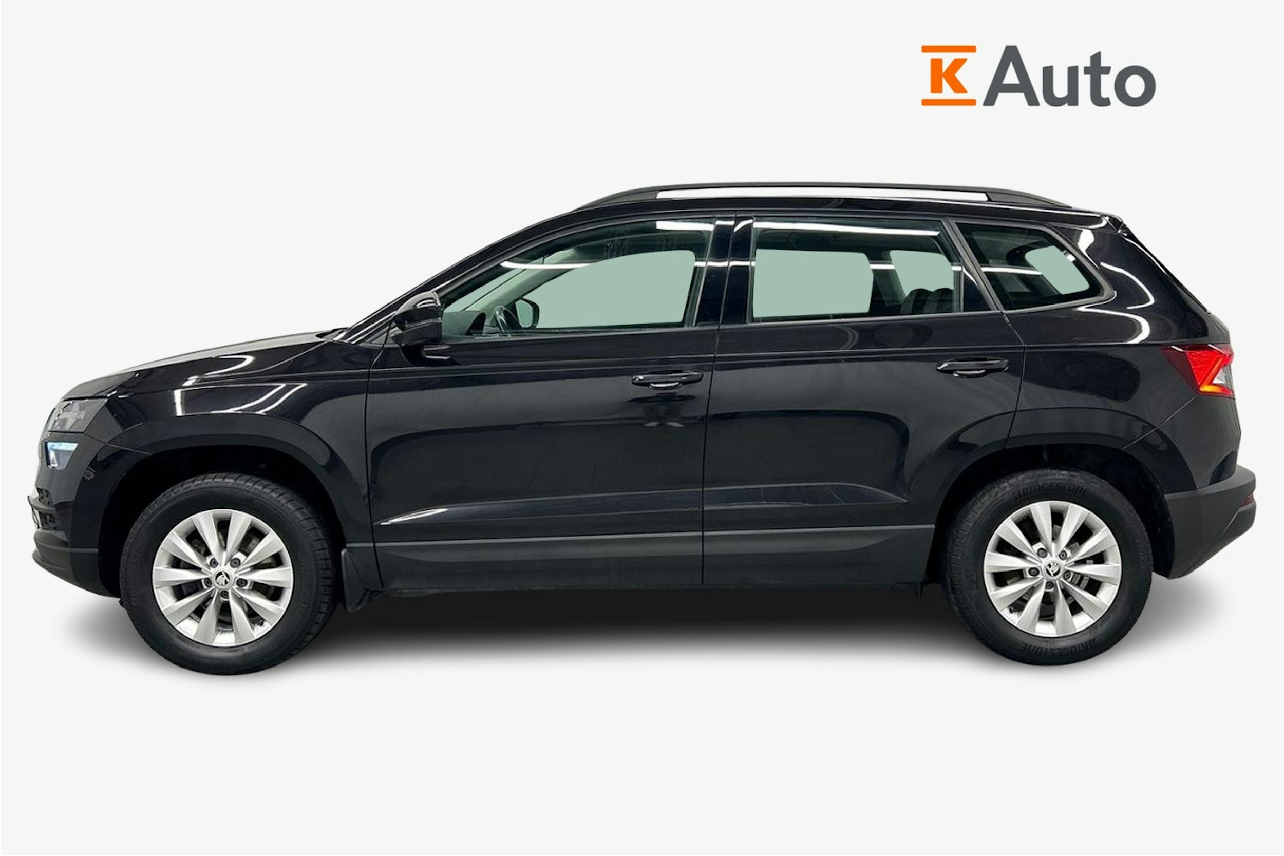 musta Skoda Karoq 2020 kuva 5.