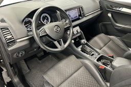 musta Skoda Karoq 2020 kuva 6.