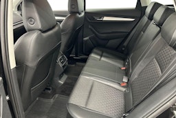 musta Skoda Karoq 2020 kuva 8.