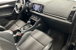 musta Skoda Karoq 2020 kuva 12.