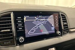 musta Skoda Karoq 2020 kuva 18.