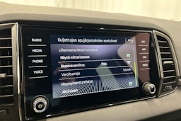 musta Skoda Karoq 2020 kuva 22.