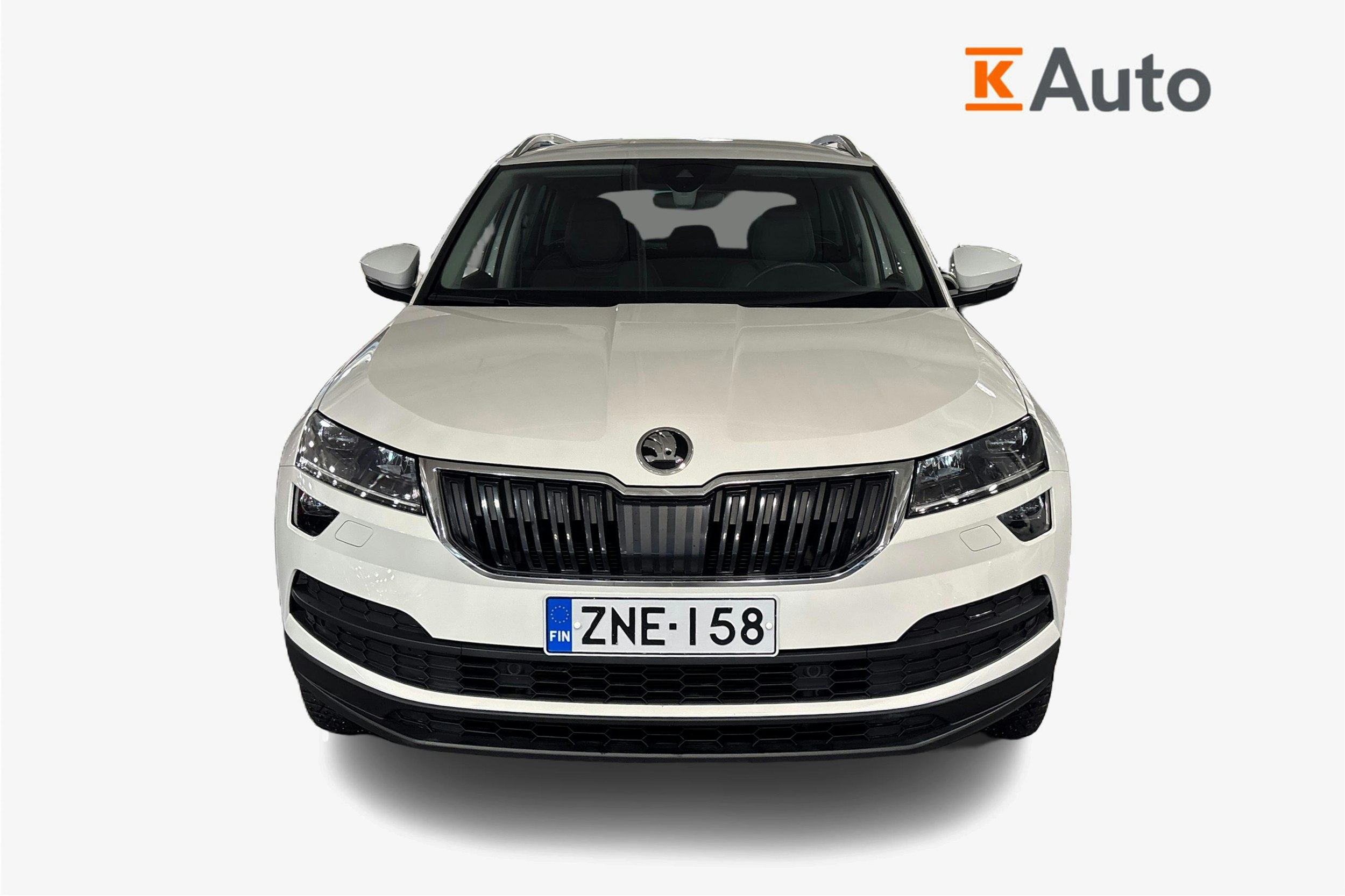 valkoinen Skoda Karoq 2020 kuva 5.