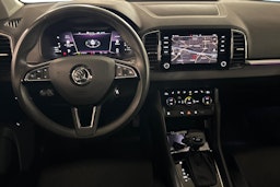 valkoinen Skoda Karoq 2020 kuva 9.