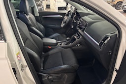 valkoinen Skoda Karoq 2020 kuva 17.