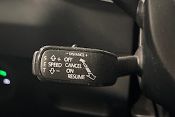 valkoinen Skoda Karoq 2020 kuva 19.