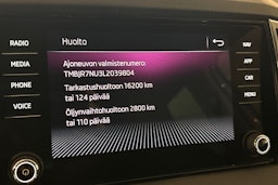 valkoinen Skoda Karoq 2020 kuva 24.