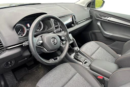 harmaa Skoda Karoq 2021 kuva 3.