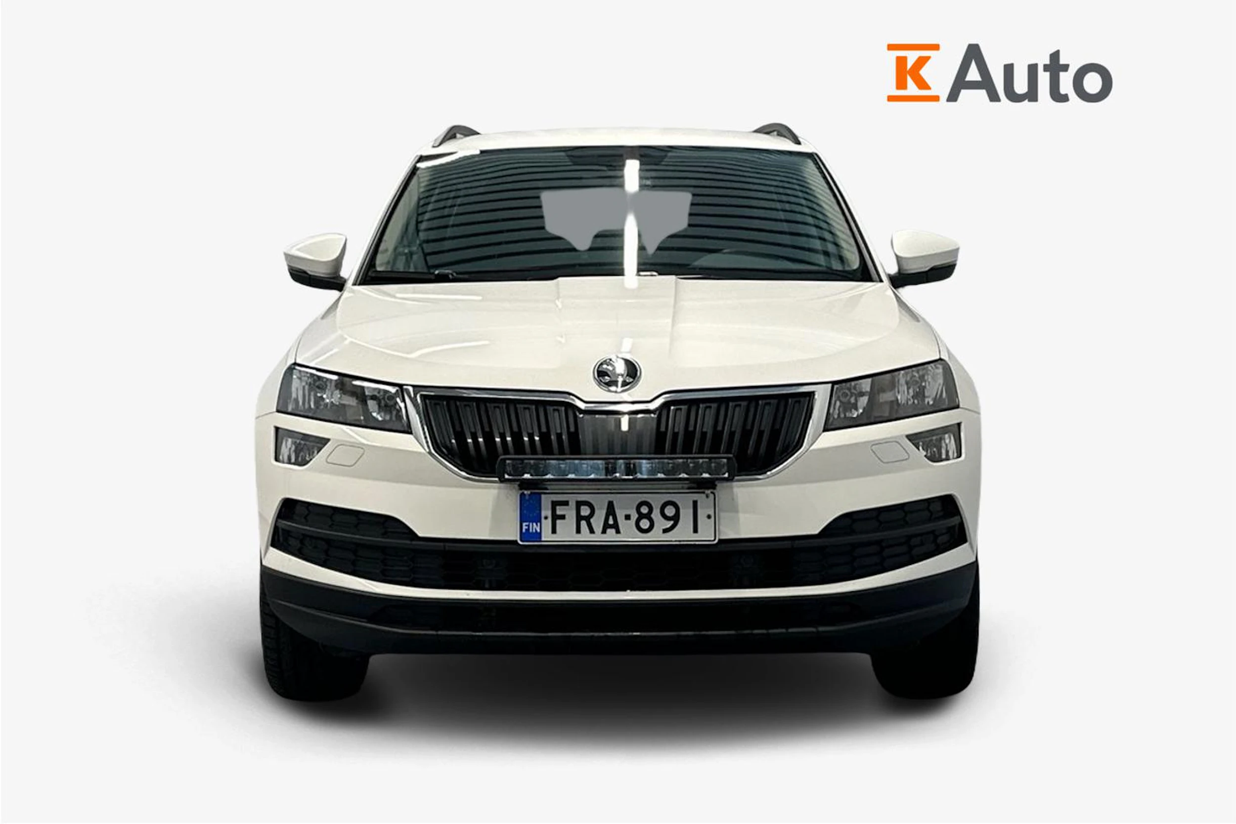 valkoinen Skoda Karoq 2021 kuva 4.