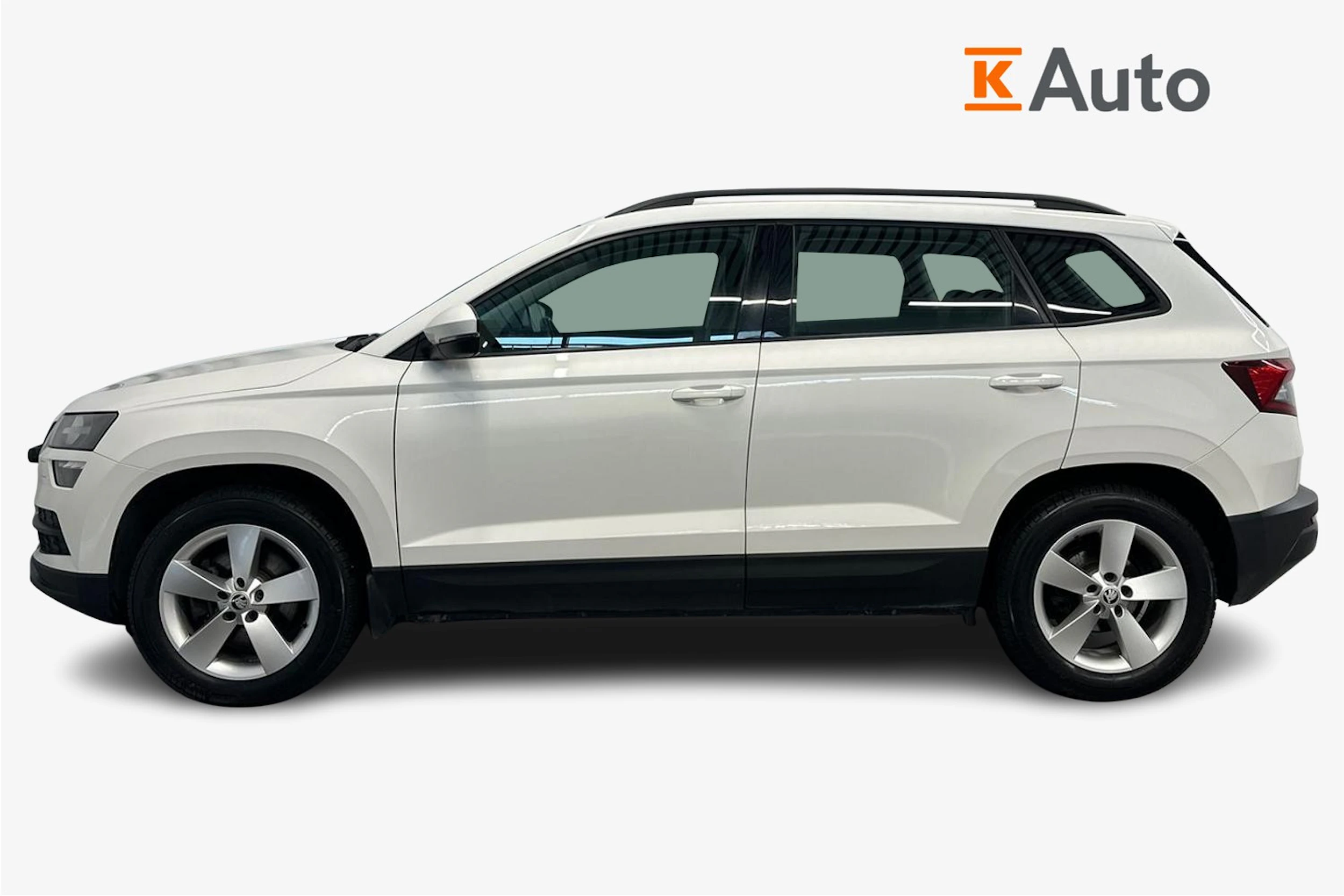 valkoinen Skoda Karoq 2021 kuva 5.